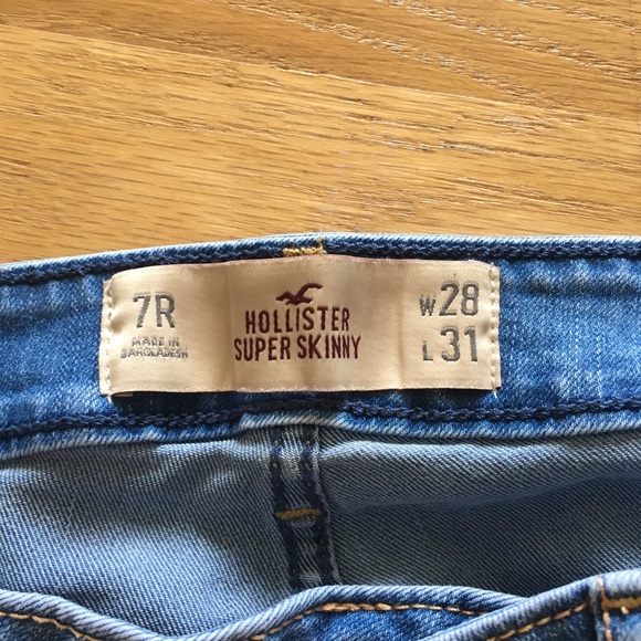 Hollister Skinny Jeans - Picture 2 of 2